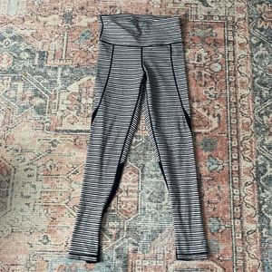 Carly Jean Los Angeles leggings